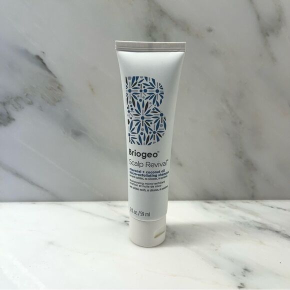 ๐ Briogeo Scalp Revival Charcoal + Coconut OilMicro-Exfoliating Shampoo, 2 oz - Picture 6 of 10